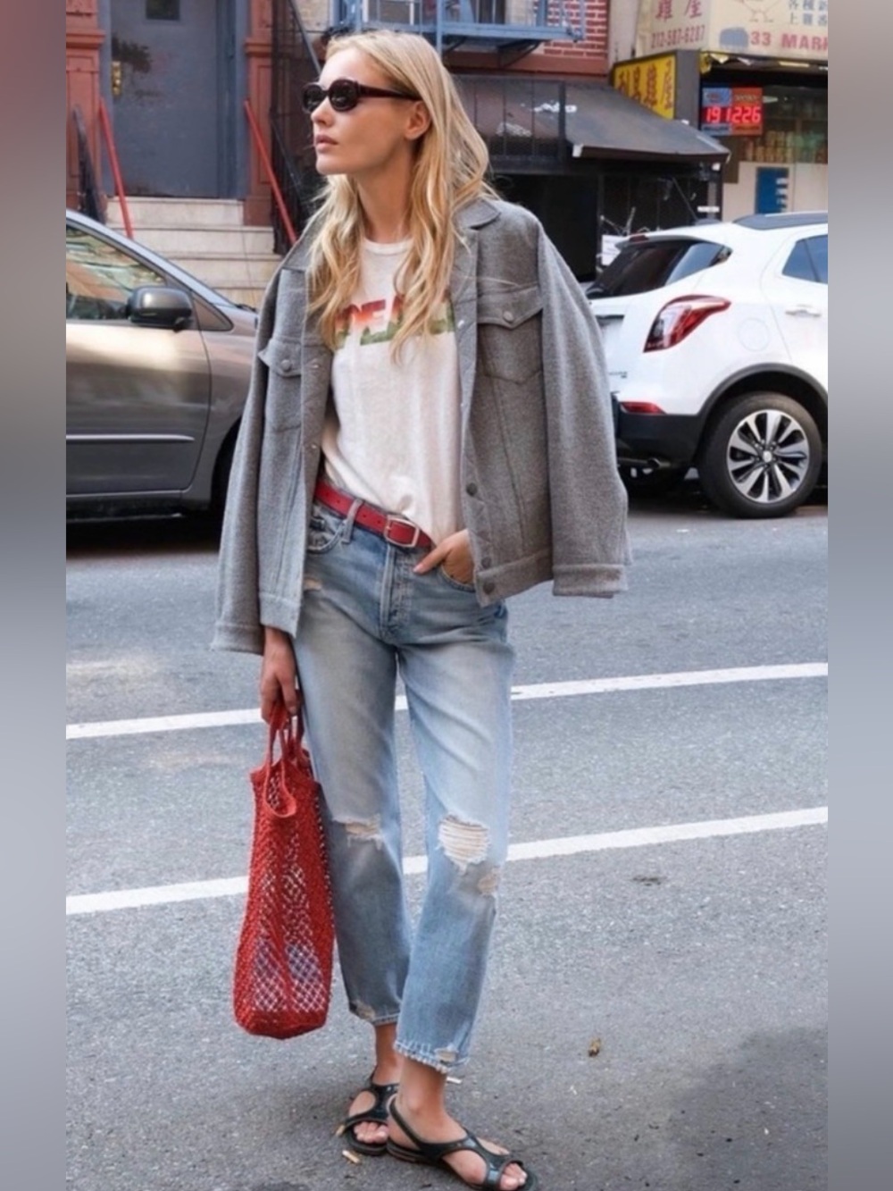 MOTHER Superior The Tomcat Confession Jeans 27 Distressed High Rise Mom Denim